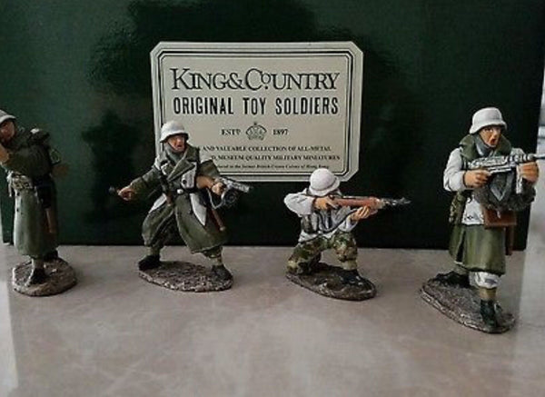 KING & COUNTRY WW2 GERMAN ARMY WS017W PANZER GRENADIERS ATTACKING WINTER WS17