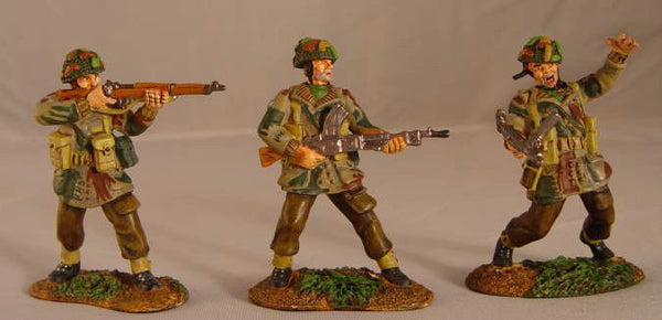 CONTE  47098 BRITISH PARATROOPERs ADVANCING THE LONGEST DAY