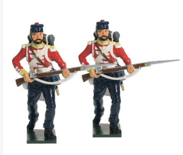 BRITAINS 43075 - BRITISH 57TH REGIMENT ADVANCING Crimean War, 2 Pieces