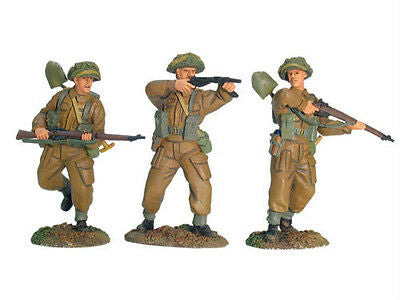 William Britain 17713 World War II British Infantry Advancing Set #2